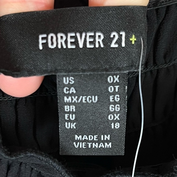 NWT FOREVER 21 Long Black Smocked Stretchy Dress Cami Straps Size 0X - Picture 4 of 16